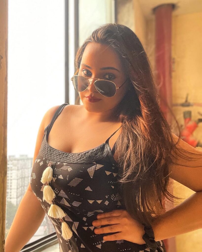 aliya naaz nude
